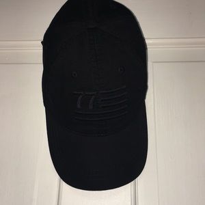 Men’s black 77 hat. American Eagle Outfitters
